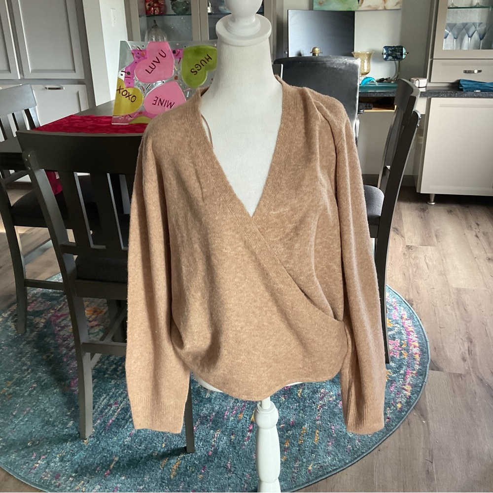 Simply Vera Vera Wang Tan V-Neck Sweater